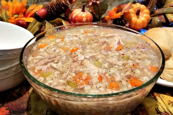 https://www.shesaved.com/wp-content/uploads/2013/12/Turkey-Soup-from-thanksgiving-leftovers.jpg